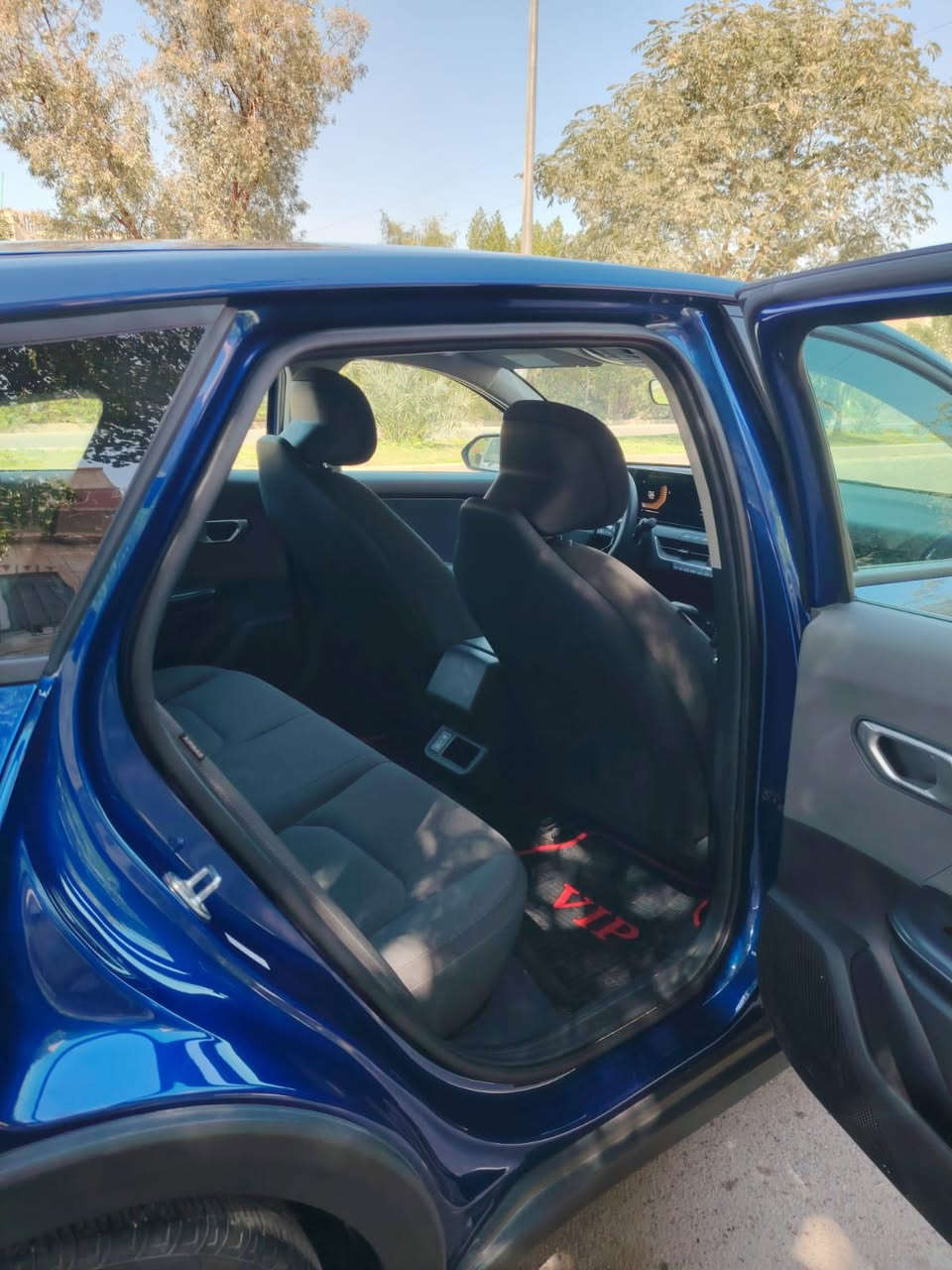 للبيع كيا K4 وارد امريكي موديل25
حادث بنيد مبدل فقط وجملغ بارد الجهتين

السيارة نضيفه جداً بدون نقطة صبغ 

ماشيه 17ميل 

/مواصفات / بصمة /تشغيل عن بعد /

نظام ترحيب / شاشة كبيرة /عداد دجتل متصل /

انظمة قيادة نورمال /سبورت /رادار امامي جانبي خلفي / قيادة ذاتية / صندوق ذكي بصمة / بصمة ابواب /اوتو هولد / هند بريك بصمة / بجم لد / صندوق لد /حادث خفيف جدا بدون دواخل بدون ايرباك 

للاستفسار اتصل :***********

رقم بغداد 

السعر 177وبيها مجال
