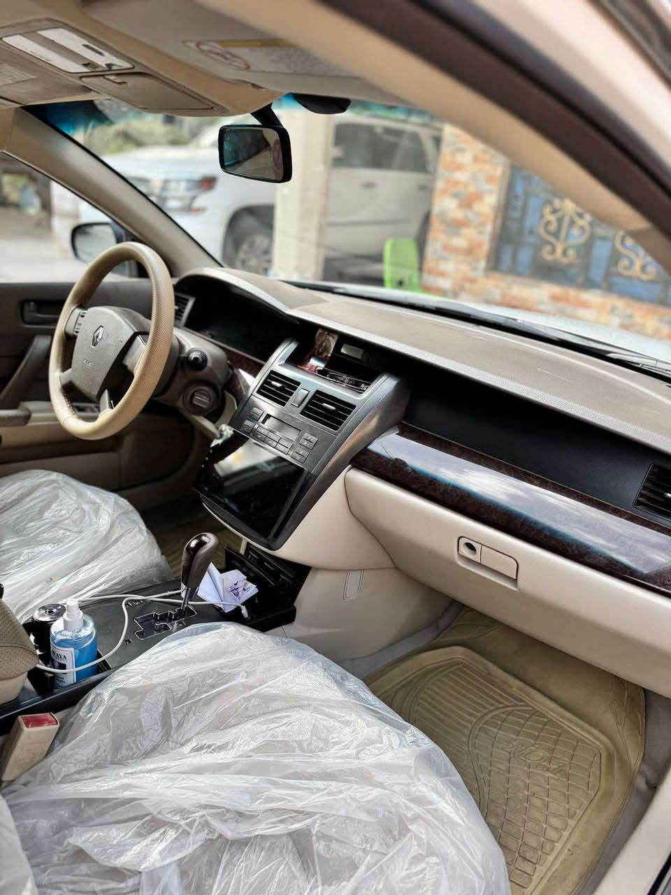 رينو سفران موديل ٢٠٠٩  6سلندر سياره كفالة 
حدادية جديدة كير جديد تبريد كل شيء جديد بيها سياره نضيفه مابيها اي شيء 
للاستفسار اكثر *********** الزبير, البصرة
