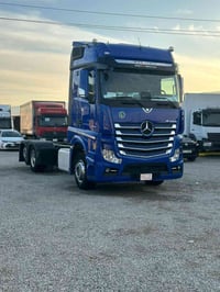 مارسيدس اكتروز  موديل ٢٠١٧ حجم ٢٥٤٥ كاميرا حساس  ريتايدر  دبل منام  ثل...