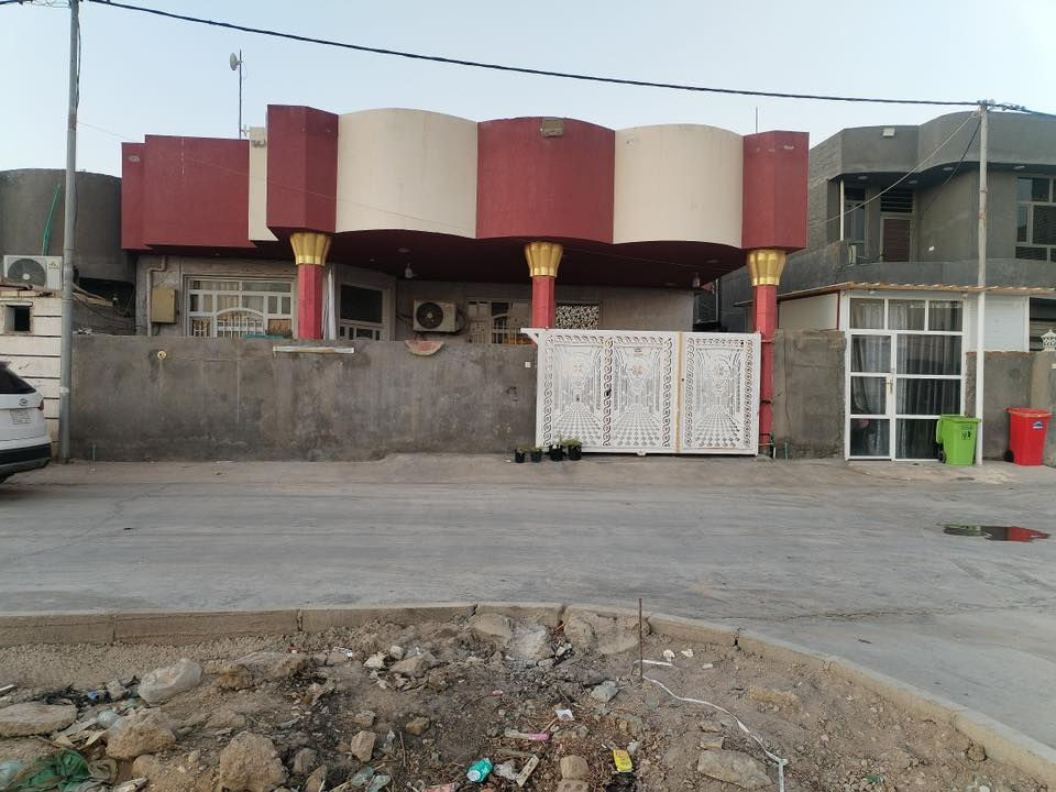 السلام عليكم
بيت للبيع

المساحه ٣٢٥ متر

حي الاسرى الزراعي مقابيل فلكه عبد الكريم قاسم

للاستفسار ***********
