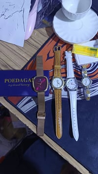 متوفر ساعات نسائيه ماركة 4 قطع ثنين منهن ياباني قيمهن وبالعافيه 077292...