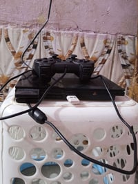 بلي 2 جديد للبيع مع كامل الملحقات العاب هواي رقم07818259478