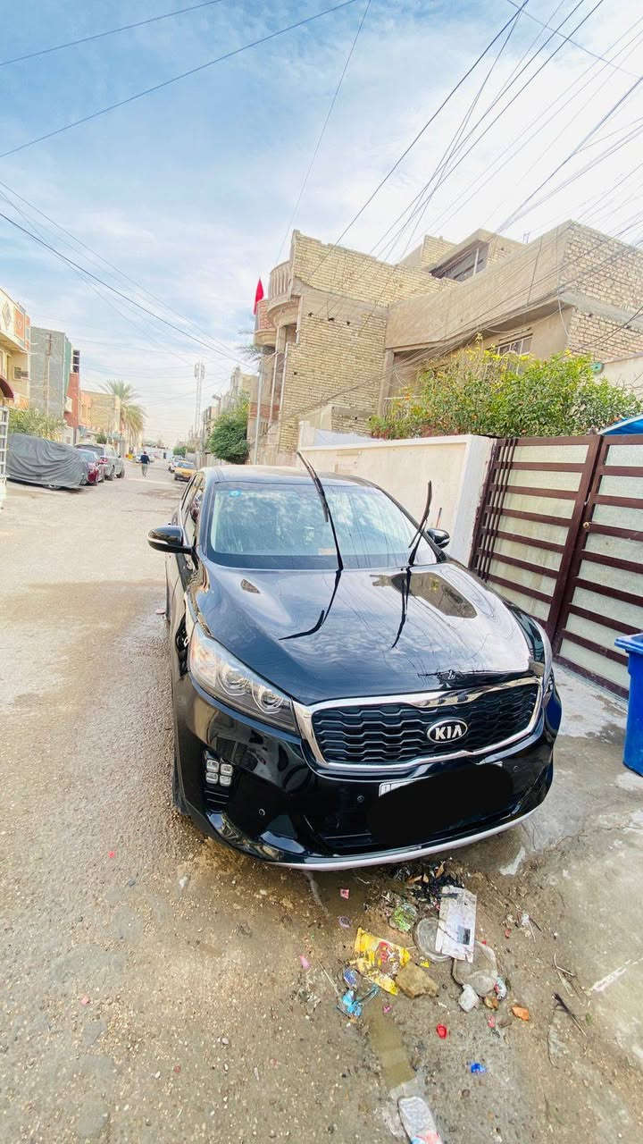 البيع او مراوس سورنتو 2019 وارد امريكي
محرك 4 سلندر 2400  جي دي اي 
7 راكب قطعتين تبريد داخل اسود 
نص مواصفات 
شاشه جبيره
تحكم ستيرين
حادثه من امريكا جاملغ خلفي بدون دواخل وبدون تبديل 
و بيها الجاملغات الاماميه ثنين و ربع البنيد صبغ فقط السياره كله ليبل واحد بدون تبديل السونار مرفق ويا الصور 
رقم بغداد تحويل مباشر 
العنوان بغداد 
السعر 170 وبيها مجال 

(***********)
