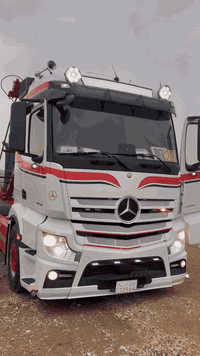 actros 2016.  3258.   السيارة جديد مقفول فول مواصفات عنوان السليمانية ***********
