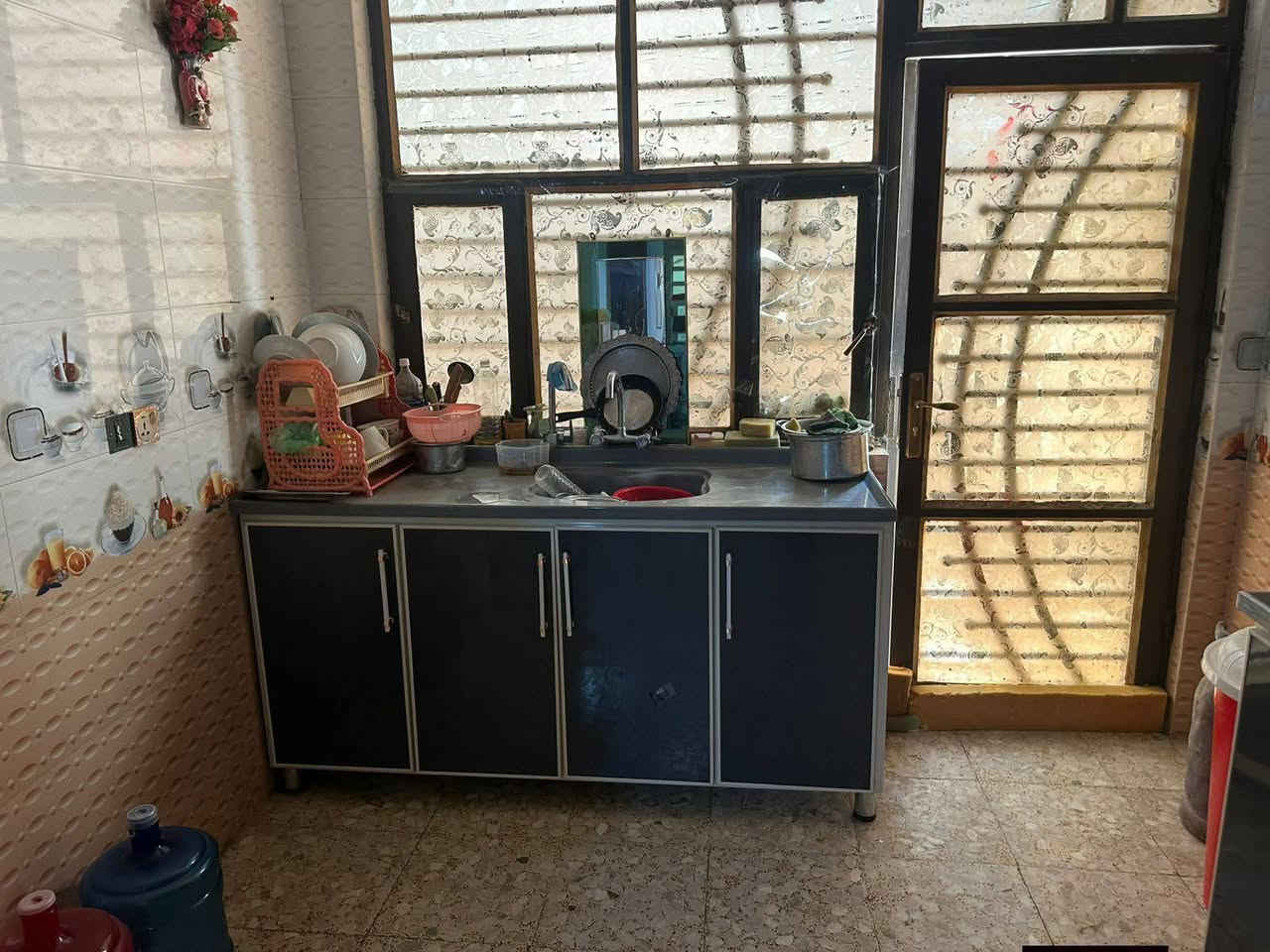 مطلوب للمصرف العقاري يرهم مراوس بقطعه
دار 150م طابو صرف الموقع ابي غرق حي المرتضى 
بناء حديث طابق واحد غرف ومطبخ وهول وستقبال طارمه مجمع صحيات مقدمه 48 
ومطلوب 93تسديد شهري 438 الاستفسار الاتصال بالرقم ***********
