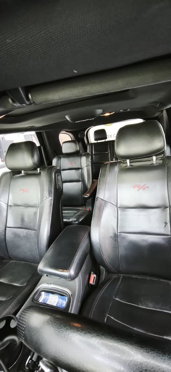 السلام
دورنكو  موديل ٢٠١٦ 

RT plus black addition 
محرك هيمي ٨ سلندر

حادث السيارة قبق جنطة ومبدل بأصلي  يعني بدون صبغ السيارة وبدون ايرباك
والجاملغ الأمامي مفتوح بيه بارد
بيها بارد وتكحيل بالباب  الأمامي 
وتكحيل بطرف البنيد من حادث امريكا واضح بالصور
السيارة فول  فول مواصفات كلشي بيها  من لايت داينمك متحرك
كشنات تدفئة تبريد  وكهرباء
رادارات امامي خلفي  جانبي 
السيارة جاهزة  
صور الحادث بالمنشور
 ***********
السعر ٢١ الف للبيع او مرواس بأقل حسب القناعة
