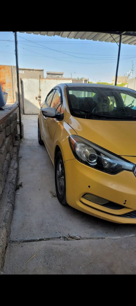 السلام عليكم....
فورتي للبيع ... موديل 2016 سياره كامله مابيها نقص امريكيه قطعه وحده تبديل بنيد كير محرك شرط ماناقصها كلشي اخون السياره بدون تحويل صاحبه ماخد سلفه من الدوله ومحجوزه ماعرف جم سنه سنويه صاقطه صار اربع سنوات يعني لاتجي ادكلي تحويل مابيها سياره ابيع واقع حال شلون تعتبرها اعتبرها 
سعر البيع 70 بي مجال الخاص مفتوح او الاتصال على الرقم      ***********
