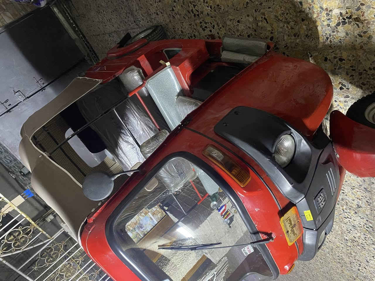 ‏سلام عليكم تك تك موديل 18 مرقم إنجليزي تحويل ثاني يوم معمره فقط دوسات المحرك مكفول لاتبخير ولا تنقيص وتك تك حلوة وخير من الله مكان بغداد الشعب 
السراي يتصل على الرصيد فقط 
***********
مكلف بالنشر فقط
