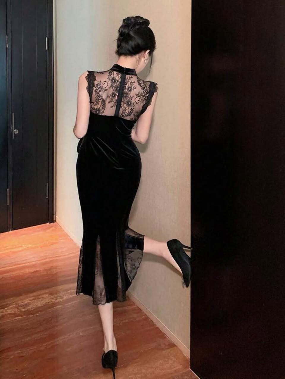 فساتين للبيع 
نفس الصور بالضبط 
للاستفسار خاص 
متوفر توصيل داخل بلدروز ومحافظات ♥️ 

*ملاحظه الفساتين من شي ان يعني جددد ❤️‍🔥


**إذا كنت صاحب هذا الإعلان وتريد حذفه لأي سبب، رجاءا أرسل رسالة إلى الدعم الفني**