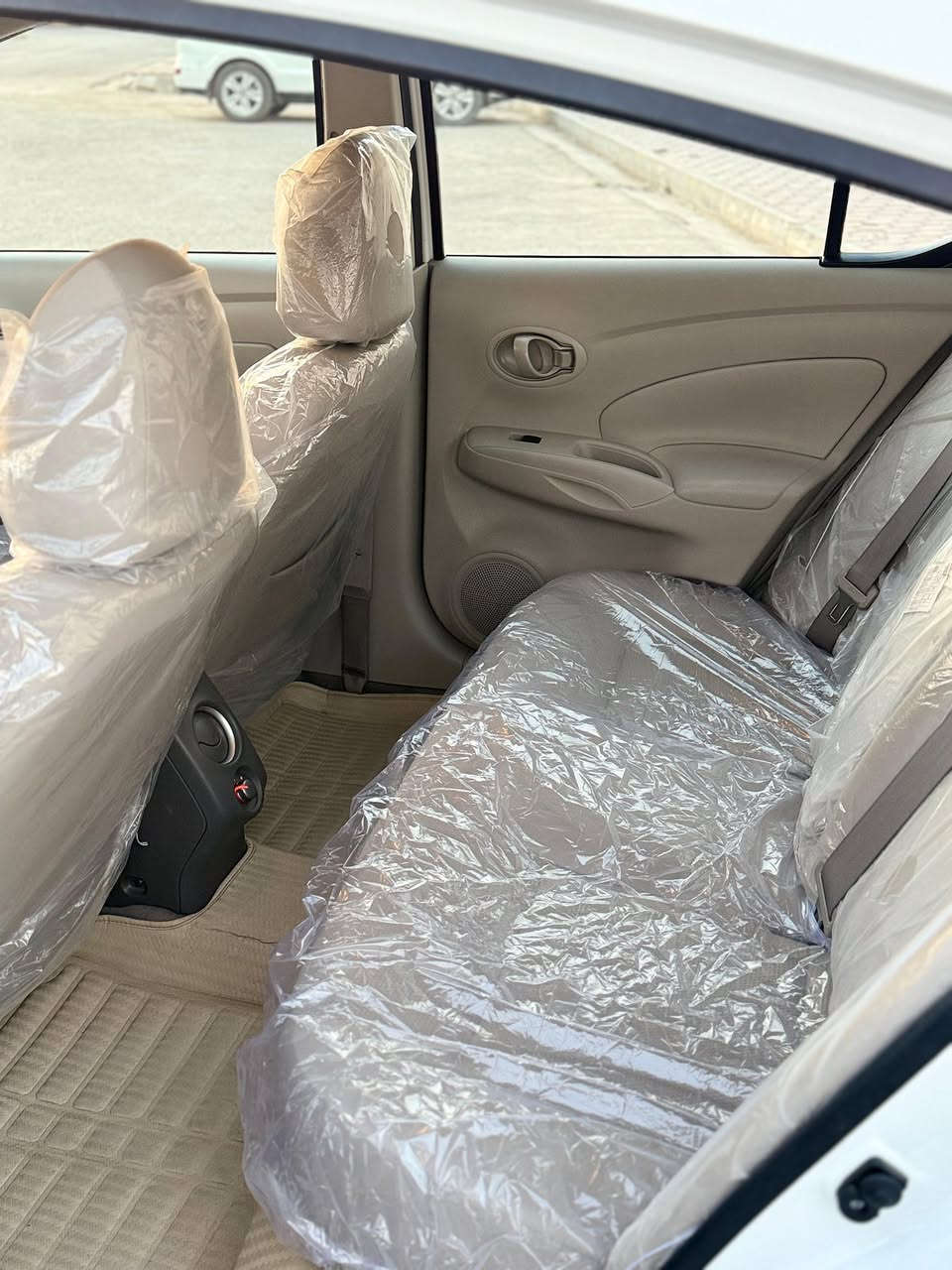 نيسان سني موديل ٢٠٢٥ رقم بغداد بأسمي كفاله عامه سعرها ١٢٦$ وبيه مجال بسيط ***********
