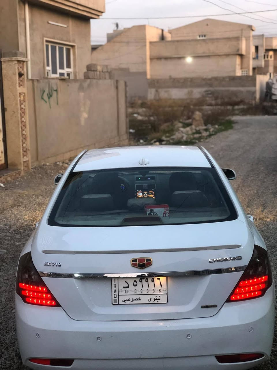 السلام عليكم 
سياره أم كراند 2013 للبيع+مراوس 
المواصفات: 
1.موديل 2013
2.فول 1/1. LIMITEAD. 
3. اوتوماتيك. 
4.جامات كهرب. 
5.فتحة سقف. 
6.سكريته كهربائي. 
7.لايت اوتوا. 
8.فتح كنترول. 
9.ويل كب حجم 16 أصلي. 
10.محرك 4سلندر حجم 18.
كير+محرك شرط ما مفتوح. 
السياره نضيفه ما يعوزها مصرف السياره كلين ما عدا طخه اصغيره اب باب الخلف اليمين يتعدل بارد. 
رقم نينوى ألماني مشروع وطني. السعر 78وبيها مجال شي بسيط للتواصل على الخاص. السياره احلى بهواي من الصور


**إذا كنت صاحب هذا الإعلان وتريد حذفه لأي سبب، رجاءا أرسل رسالة إلى الدعم الفني**