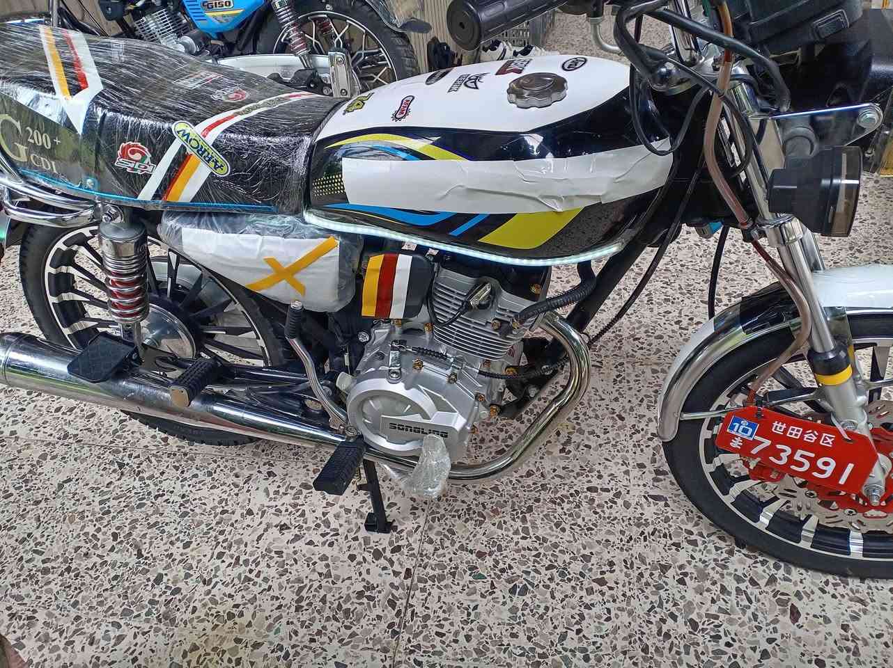 السلام عليكم
موطور ايراني سولنك موديل 25محرك 200 كلشي شغال  موطور كامل من كلشي السعر 800بيها مجال بصيط العنوان الصقلاويه 

***********
