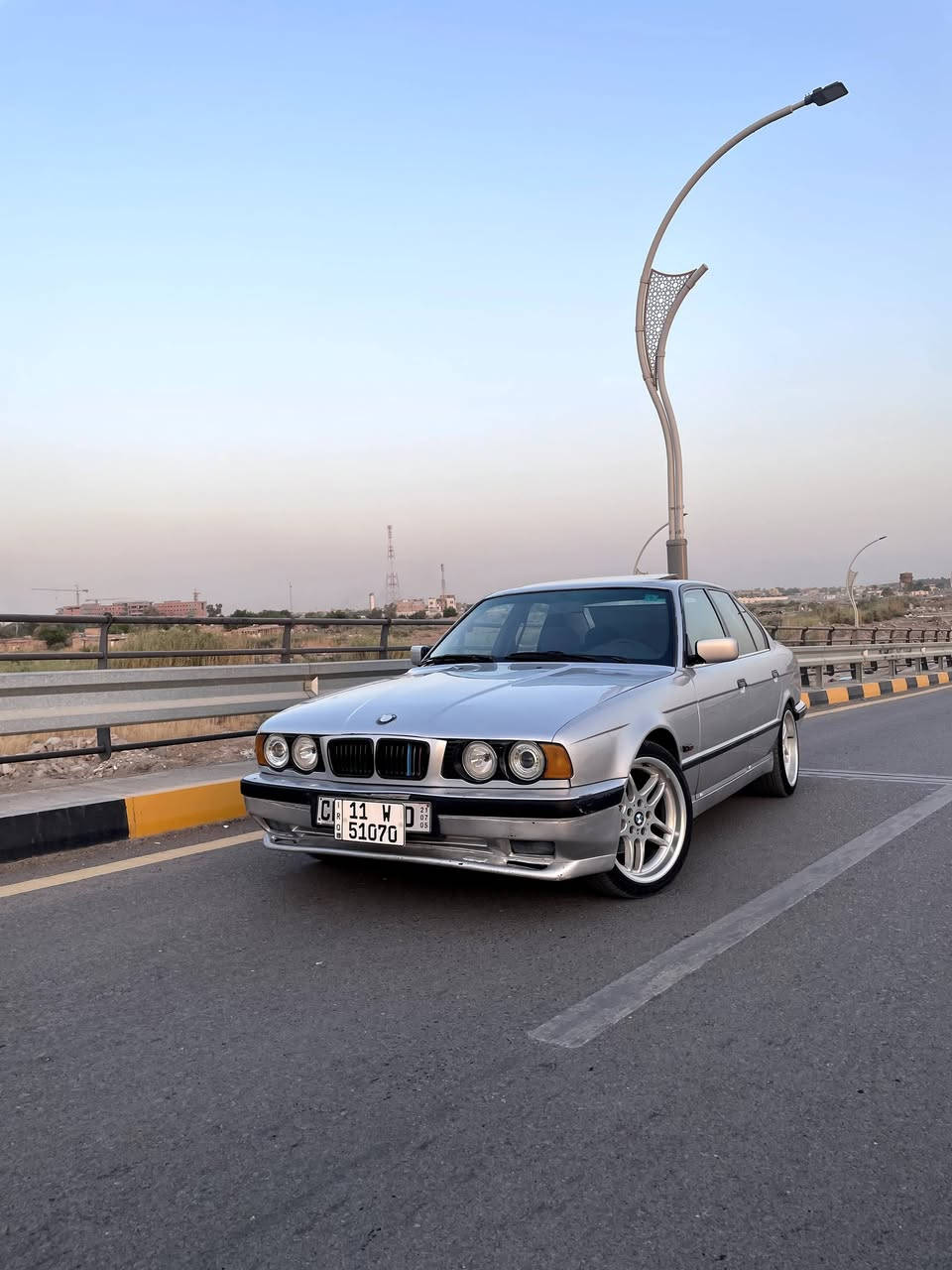 BMW موديل 1991 
مكينة مسكر عدل گير  مكفول
منظومة تبريد جديدة 
حدادية جديدة ويل M18 كهربائيات كلهة شغالة سلايت 3 طكات مصبوغة عام للجمالية بدون ضربة سيارة متعوب عليهة 
رقم بغداد بأسمي سنوية ما ساقطة 
المكان الديوانية/المركز 
السعر 68 
***********
