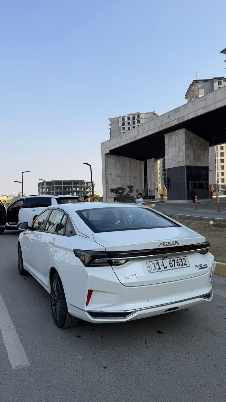 🚘 للبيع - دونغ فينغ شاين A60 Max هايبرد هايجين  2023 فول مواصفات
🔹 المواصفات العامة:
محرك 1.5 تيربو + نظام هايبرد (اقتصادية جداً)
ماشية 40 الف كيلو
سيارة شركة ليث العبيدي
بعدها ضمن الضمان باقيلها سنة دهن + فلتر مجاني 
والضمان الثاني باقيلة ٤ سنين على الكير والمحرك والبطارية
حرة باسمي تحويل مباشر
السيارة بدون حادث بس بيها صبغ بلدوسة عكد شبر اثر بلوكة
رقم بغداد
فئة فول مواصفات
🔸 مواصفات السيارة:
غرفة داخلية واسعة جداً ومريحة
عزل ممتاز للصوت والحرارة
ثلاجة داخلية أصلية
تبريد أمامي وخلفي (قطعتين) كزازه
فتحة سقف بانورامية
شاشة كبيرة نظام ذكي + كاميرا خلفية
تحكمات ستيرن
كراسي جلد
شبابيك كهرباء
مثبت سرعة + بلوتوث + USB
تبريد وتدفئة للمقاعد
أنظمة قيادة متعددة (اقتصادي - عادي - رياضي)
وسائل أمان متعددة (ABS, EBD, Airbags)
🔹 تفاصيل إضافية
إشارات مرايا إلكترونية
إضاءة LED نهارية
دخول ذكي + تشغيل بصمة
اكدر افتح السيارة ببصمه الباب
فتح وغلق الأبواب بالبصمة
اوتو هولد
ترحيب عند الدخول (Welcome light)
سنتر لوك مركزي
6 حساسات (أمامية + خلفية)
مكاني بغداد حي الجهاد  
سعرها 145$ وبيها مجال بسيط
رقمي *********** وبي واتساب
