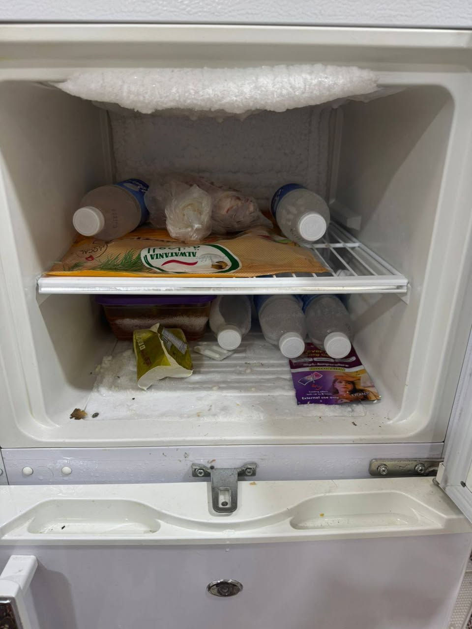 السلام عليكم ثلاجة لبيع حجمه وسط نظيفة مابيها اضرار


**إذا كنت صاحب هذا الإعلان وتريد حذفه لأي سبب، رجاءا أرسل رسالة إلى الدعم الفني**