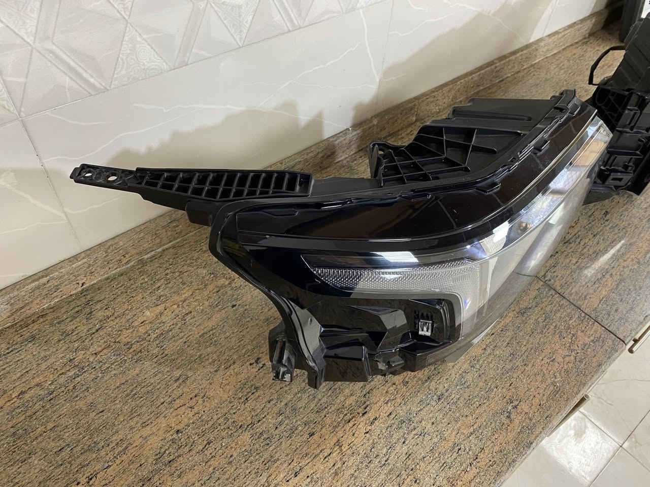 السلام عليكم من رخصة الادمن للبيع 
رادار امامي و زوج 
لايتات فرونتير موديل 2022 2023 2024 2025 مالات سيارتي واحد كلش نظيف وثاني بي كسور وصلحتهن جنت شادهم ع سيارتي بس بدلتهن مال برو 
للاستفسار مكانهن الانبار الرمادي وموجود توصيل 
***********
