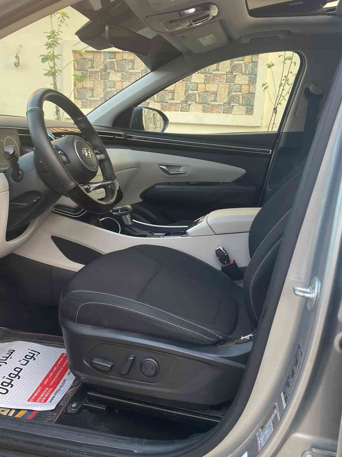 توكسان 2022 امريكي
ماشية 52 الف كيلو متر مو ميل
فول مواصفات 
فتحة
تشغيل عن بعد
صندوق كهرباء
كرسي كهرباء
كراسي تدفئة
شاحن واير ليس
تبريد قطعتين
هاند بريك بصمة
انظمة قيادة 
بصمتين
محرك 2.500 … 4 سلندر 
وغيرها من المواصفات المعروفة

حادثها الباب خلف الصدر مبدل فقط
وهنا بالعراق صار بيها اقل الشبر بخشم
الجاملغ الامامي بارد ومكحل على كده
هزة و سنوية ورقم كلهن جدد 
وبإسمي تحويل او وكالة

العنوان : بغداد - الدورة
السعر 207 وبيها مجال 
للأتصال ***********
