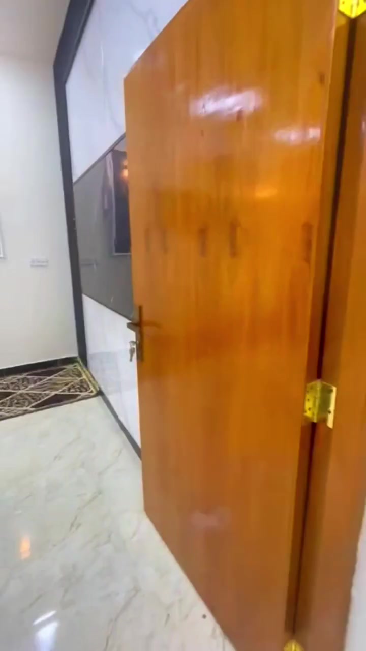 ‏دار للبيع مساحة 100طابقين غرف عدد 3
بناءً حديث درجة اولى 
ملاحظة الدار جاهز لسكن فارغ 
زعفرانية بيت بنيه فرع18
طابو زراعي صرف سند25 قرار محكمه 
السعر120وبي مجال 
ملاحظة بيت شهر واحد مسكون فقط بيت جديد مرتب 
***********‏ الجزء ‏2‏
