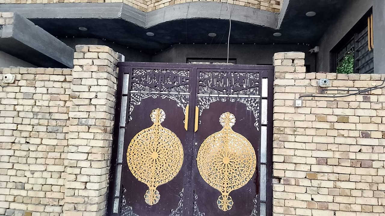 بيت للبيع بالشهداء قريب للمدرسه المساحة 150 للاستفسار الاتصال على رقم ***********
