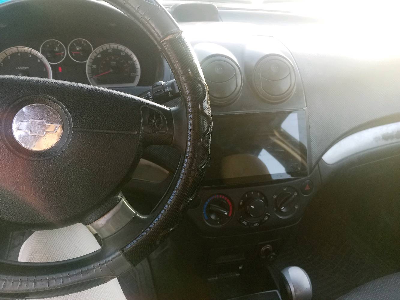 السلام عليكم افيو 2010 مصبوغه عام صبغهه شويه تعبان يراد بوليش عارضهه ب 40 بيهه خربطه نوزلات او بلكات مااعرف مافحصت طايحه ٣ أوراق بالوجه مال تصليح وترتيب يعني قفل ٣٧ العنوان بغداد حي الجهاد (🔵وارد أمريكي السياره 🔵) 