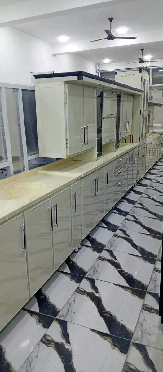 شهاب · العنوان مغربة شيشان ثانيه قرب صيدليه الواحه  ***********
