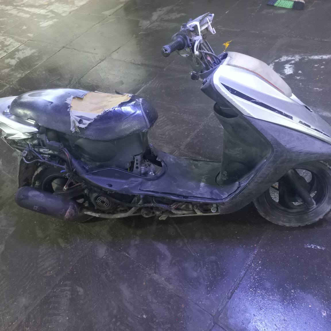 دراجة بريز مكينة بيهة ناعمة تخبل فشكة بلادية سعرهة ٢٠٠ بيهة مجال قليل مكاني جميلة رقمي*********** بغداد, العراق
