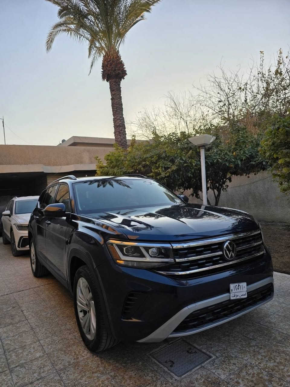 السلام عليكم...اطلس 2023 فول مواصفات دخول جديد بدون رقم...السياره بدون ايرباك و بدون دواخل شواصي لغود ايرباك مكفول...حادثه قطع مثل ما موضح بلصوره كلهن مبدلات بأصلي تفصيخ مو تجاري....السياره دفع رباعي و بنورما بيه و ردادات كامله بدون أي نقص...ولا كلوب بلدشبول بيه....سعره 215 قفل من الأخير بدون رقم...علماً سعر الرقم 13 ورقه....مكاني بغداد حي الجامعه رقمي ***********
