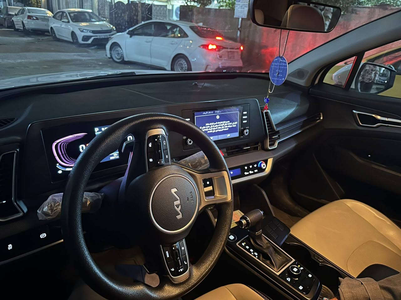 سلام عليكم كيا سبورتج 2023
سياره جديده نص فول فقط تكحيل بجاملغ امامي السايق اصبعين
وطخه باب عكس سايق كد شبر السعر 220وبيه مجال لاتصال ***********
