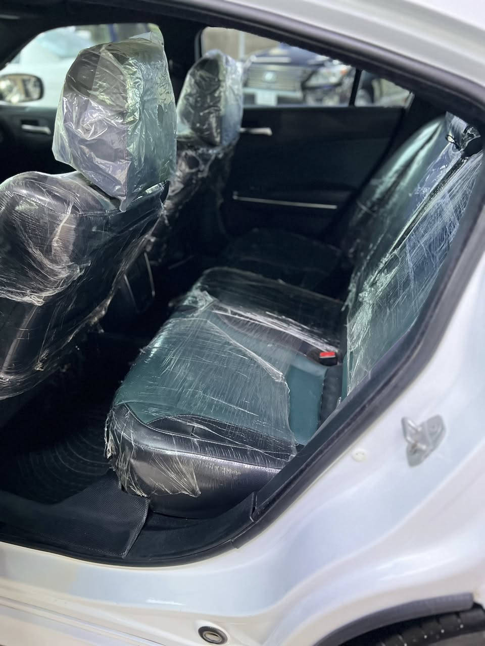 جالجر 2015 لون صدفي استيراد خاص امريكي السياره كلين تايتل اي حادث مابيها بيها صبغ فقط جاملغات الاماميه اثر شخوط مع تحديث البنيد وصبغ الجاملغ الخلفي فقط بدون اي معجون او ضربه شخوط فقط مكفوله من الشواصي والايرباك ومن الحادث مكفوله من المحرك وكير والتبريد والصدر الخلفي والامامي والتايرات والكهربائيات مكفوله كفاله عامه من اي عطل واني شارح كل شي بالفديو انتبه على الفديو واتصل السياره رقم بغداد بسمي داخلها زيتوني الساره تواجدها المنصور او الغزاليه ***********
