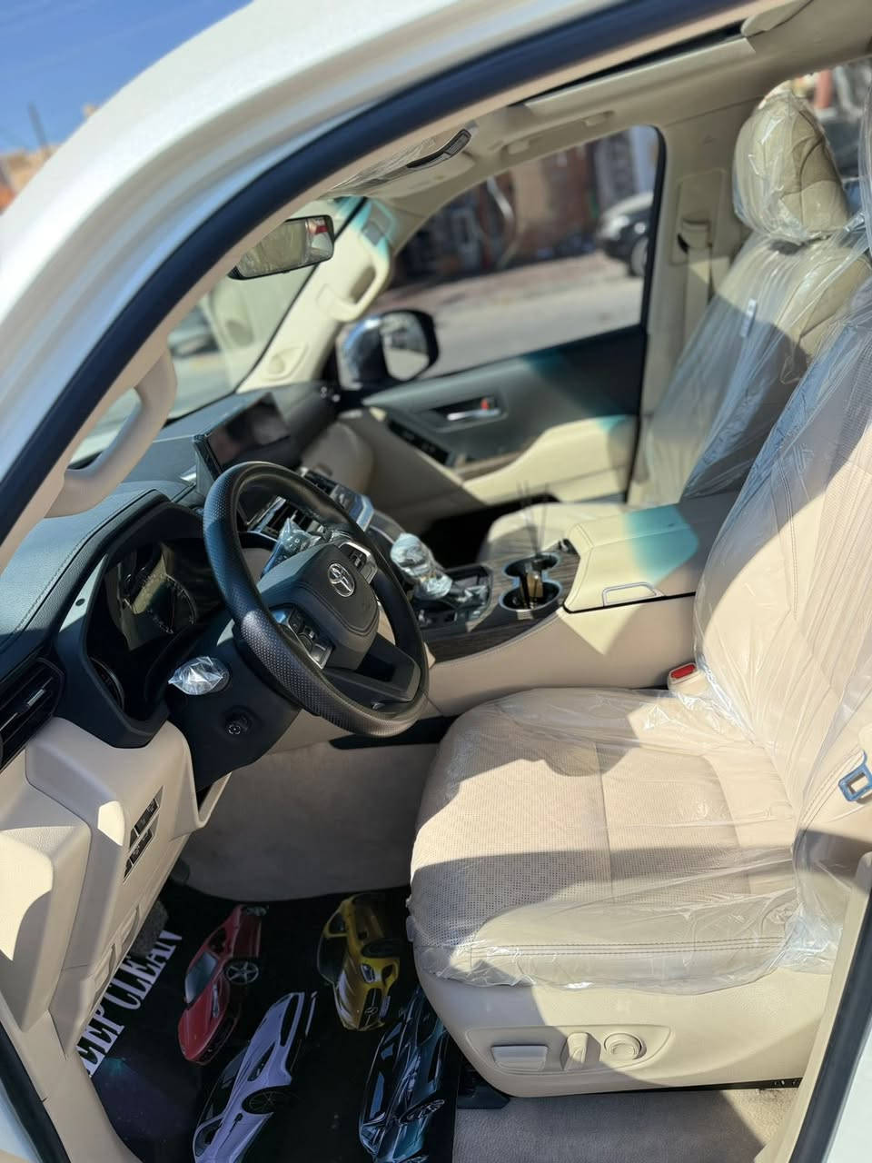 لاندكروز 2024 VX لمتد توين تيربو
السيارة ساز S اعلى مواصفات فوول 

رقم بغداد تحويل مباشر 

ماشيه 19 الف / كم 

فول مواصفات 1/1 
رادارات 
كامرات 
حساسات امامي خلفي 
5 بصمات 
دشبول ليزري 
وغيرها من المواصفات المعروفه 

مكان السيارة كربلاء 

السعر : 775 وبيها مجال بسيط للشراي 

للأستفسار : 
***********
***********
