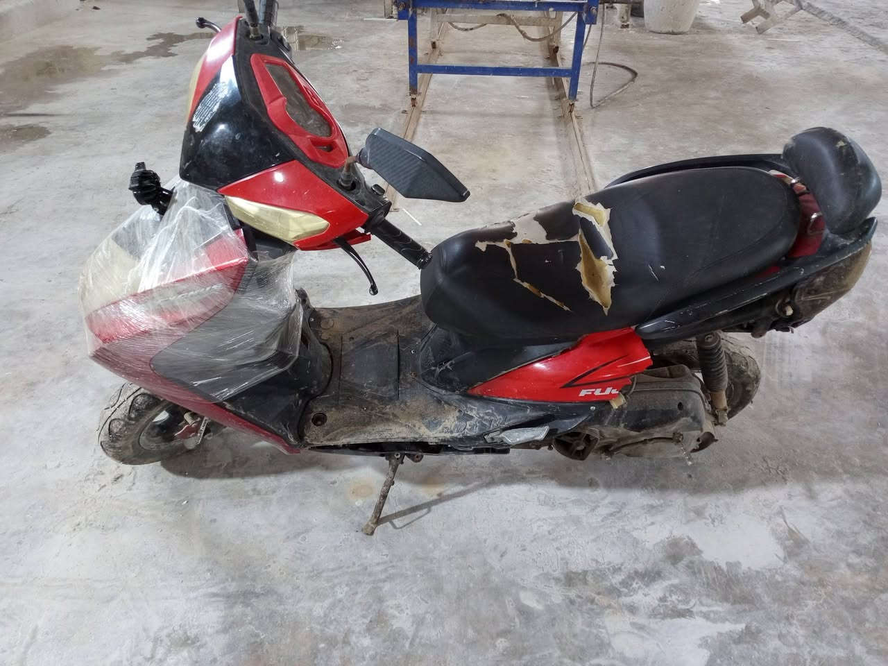 دراجة شغالة ما تحتاج شي، محركها نظيف وتمشي يومي بدون مشاكل 👍
اقتصادية جداً بالبنزين ومناسبة للشغل أو التوصيل
✅ تشغيل سلف وكك
✅ خفيفة وسهلة بالسواقة
✅ صرفية قليلة
✅ بيها شغل تجميلي خفيف (ما يأثر على الأداء)
📍 المكان: [بعقوبة]
💰 السعر: 270(قابل للتفاوض للجادين)
📞 للتواصل خاص أو اتصال
فرصة حلوة للي يريد دراجة عملية وسعر مناسب


**إذا كنت صاحب هذا الإعلان وتريد حذفه لأي سبب، رجاءا أرسل رسالة إلى الدعم الفني**