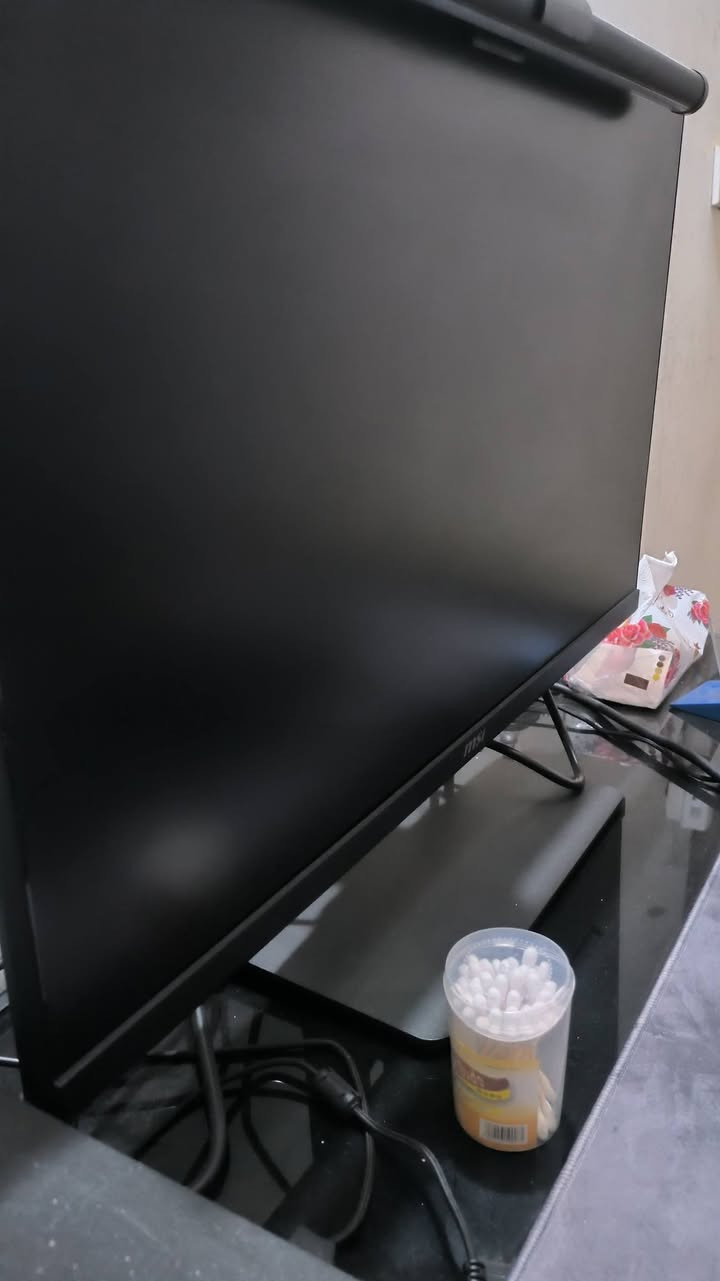 لكطة وصيد اليوم لأصحاب التداول والتصميم: شاشة MSI الاحترافية عملاقة ونظيفة جداً بحالة الوكالة وبدون أي عيوب أو شخوط (الكرتونة والملحقات كاملة):
لكطة وصيد اليوم لأصحاب التداول والتصميم: شاشة MSI الاحترافية عملاقة ونظيفة جداً بحالة الوكالة وبدون أي عيوب أو شخوط (الكرتونة والملحقات كاملة):

​📺 المواصفات الفنية:
​البراند: MSI الأصلي غني عن التعريف (ألوان وجودة تصنيع خرافية).
​الحجم: 27 بوصة (مساحة رؤية عملاقة ومثالية لفتح الشارتات أو البرمجة).
​الدقة الخارقة: 2K (1440p) WQHD - تفاصيل حادة ومريحة جداً للعين لساعات العمل الطويلة.
​التردد: 60Hz 🔄 (موجهة لشغل الإنتاجية، المبرمجين، أصحاب التداول والفوركس، والمصممين).
​النظافة: بحالة الوكالة ومفحوصة بالكامل (زيرو ديد بكسل).
​💵 السعر قفل ومن الآخر لسرعة: [145,000 دينار] فقط!
(الرجاء السعر قفل وقريب من سعر الشاشات العادية بالسوق لسرعة البيع، غير قابل للمجادل أبداً).
​🤝 الاستلام والمكان: بغداد. تشرفني تفحص النظافة والألوان بنفسك وتستلم، أو متوفر توصيل سريع ومضمون لباب البيت داخل بغداد ولجميع المحافظات.
​القطع النظيفة من براند MSI بهذا السعر تطير فوراً، الي جاد ويريد يحجز يرسل اسمه ورقم تلفونه وعنوانه بالخاص حالاً


**إذا كنت صاحب هذا الإعلان وتريد حذفه لأي سبب، رجاءا أرسل رسالة إلى الدعم الفني**
