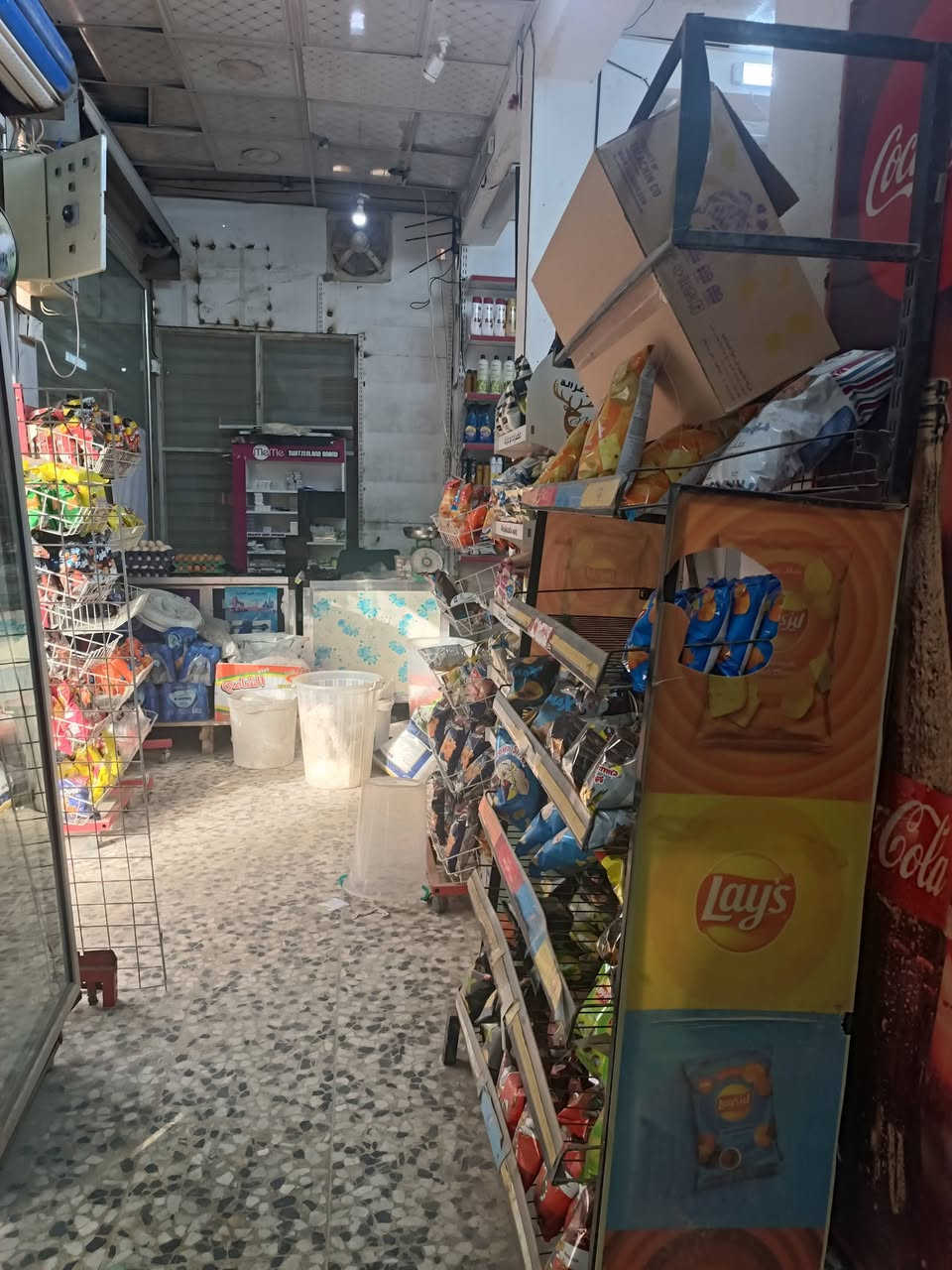 ماركت للبيع
المكان : بغداد / العبيدي / شارع المحافظ 
السعر : ١٨ مليون بيها وبيها مجال 
مساحة المحل 53 متر 
محتويات الأسواق 
- عارضات عمودي ١٠ و ثنين مال شركة بيبسي كولا 
ـ عارضات بطحية ٤  وحدة مال شركة 
- رف تركي ٧٥ رف جديد 
- سقف ثانوي جديد 
- شاشة وكاميرات عدد ٦ 
- فاترينات ٥ 
- سبلت تعليك ٢ + سبلت عمودي ١   ٣طن و السبلت بعدة كارتون ما مشتغل ولا موسم 
- مبردة كونفيرا عدد ١ 
- علان ضوئي هم 

مستعجل على البيعة لأن اريد اسوي عملية الأخوي 
رقم واتساب ***********
