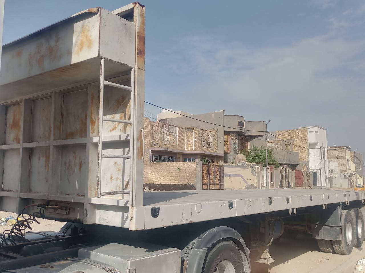 للبيع عربانه حداديه 3دناكير 14.. ثلاجه صناديك سدريه سله رجلين شغالت فول كهربايات فول كاعيه فول هوه جاهز بريك قاعده سبيرات جاهزه جاملغات واقيه 
باداره: سيد حيدر الزاملي.. 
(***********)
(***********)
