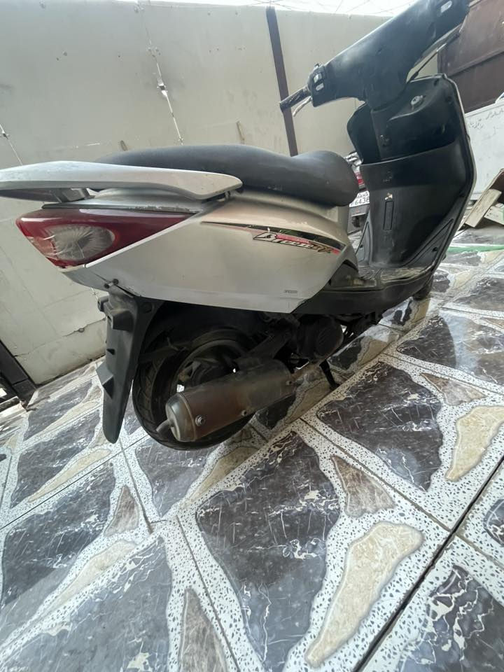 السلام عليكم دراجه يوماها بريز سرعه ١٤٠ للبيع الدراجه ابلاديه كفرات ابلاد مكينه ابلادممفتوحه نكره سلف وهندر كهربائياته شغاله مكينه خرسه شلعه ومعدل تاكل الشارع السعر٥٠٠ الرقم *********** المكان حي الجهاد
