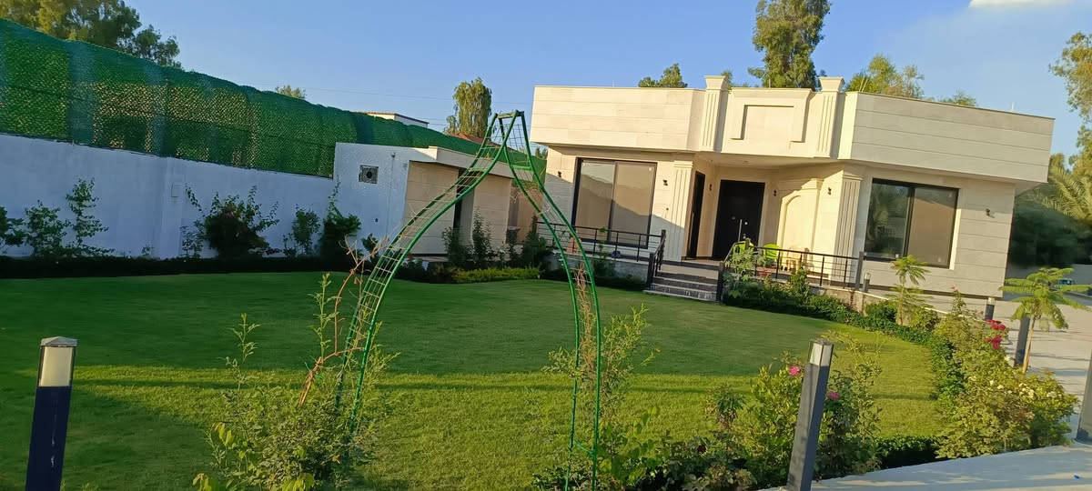 السلام عليكم
مزرعة للبيع دونم واحد
زراعي سند ٢٥ تحويل مباشر في طابو الكاظمية
فيها بيت حديث مودرن بمساحة اكثر من ٢٥٠ متر واجهة مرمر
واقعة في التاجي - شارع معمل الغاز ومكان مميز تبعد عن الكاظمية ١٠ دقائق
متوفر فيها كافة الخدمات ومزروعة بكافة الفواكه من الحمضيات  والنخيل بانواع متعدده 
للاستفسار التواصل مع الرقم ‏‪***********‬‏
