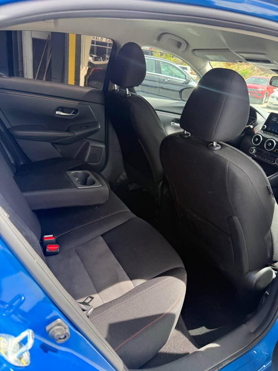 Sentra SR 2025 
شبر بوند صبخ بدون دواخل 
ماشية 4 الف مواصفات SR فول سقف اسود بلادي
السعر 135 ورقة بيها مجال
*********** دهوك, العراق
