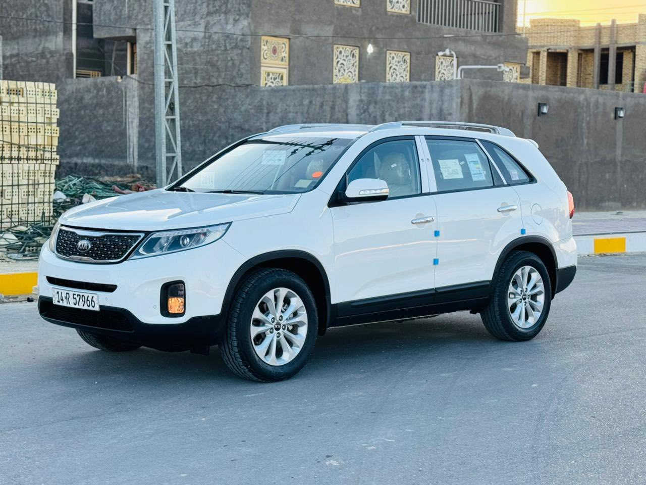 سورنتو 2014 رقم بصره الدولي 
خليجي محرك 4 سلندر 7 راكب 
بيها باب خلفي مرشوش  
شاشه كامره تحكمات لد امامي براجكتر 
إشاره بالمري السياره جديدة وجاهزه 
السعر (165) وبيها مجال
للاستفسار () ***********
