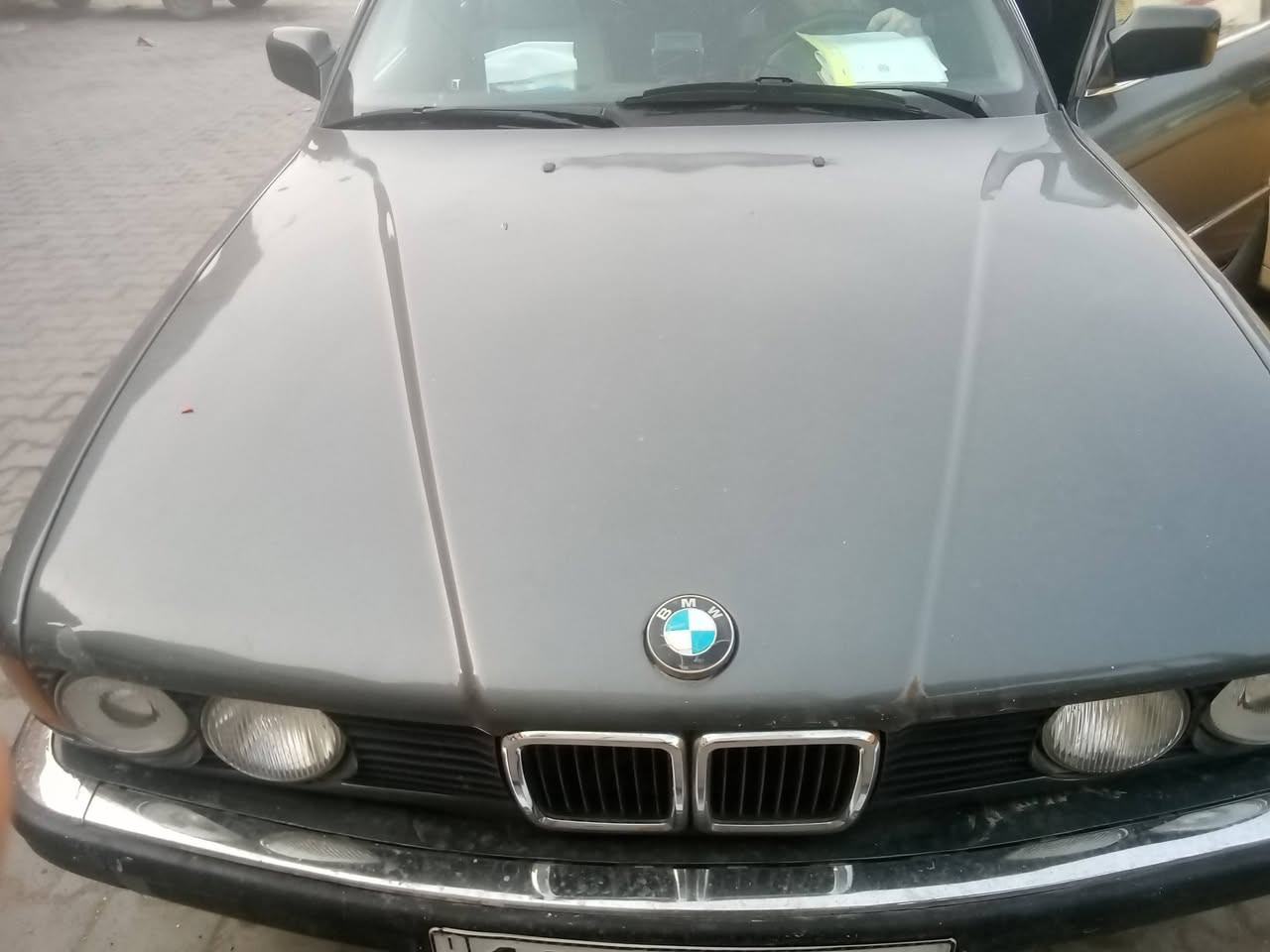 السلام عليكم بي ام للبيع موديل 92 كير مكينه نظيف تبريد شغال صدر نضيف مصبوغه جماليه السعر 45 رقم الموبايل ***********
