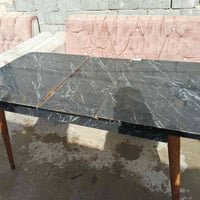 يوجد ميز طعام للبيع السعر 25 للاستفسار الاتصال على الرقم 07868387692