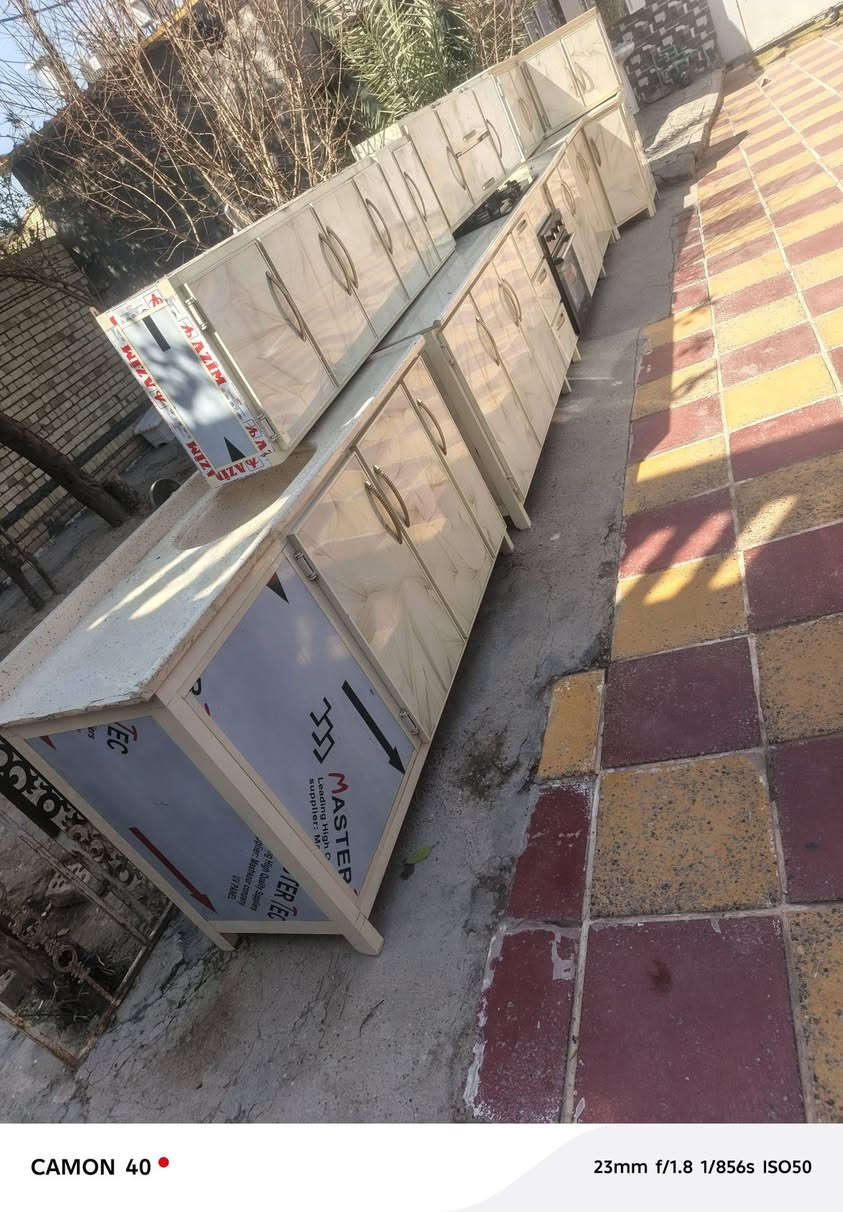 السلام عليكم كاونتر جديد بعده جبير كلش كله مرمر مرشحه وطباخ وفرن وياه كاونتر تسكام سعر 850وبيه مجال بصيط المكان بغداد معامل شراي يتصل ***********
