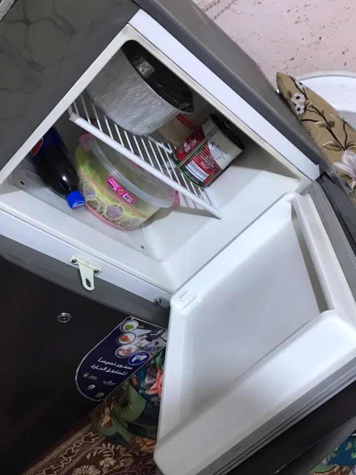 سلام عليكم ثلاجه نضيفه كلش حجم وسط تبريدها كلش حلو  سعر 140 وتجي وتشوف عنواني بغداد المدينه رقمي *********** رقم فقط وتساب 
*********** فقط رصيد
