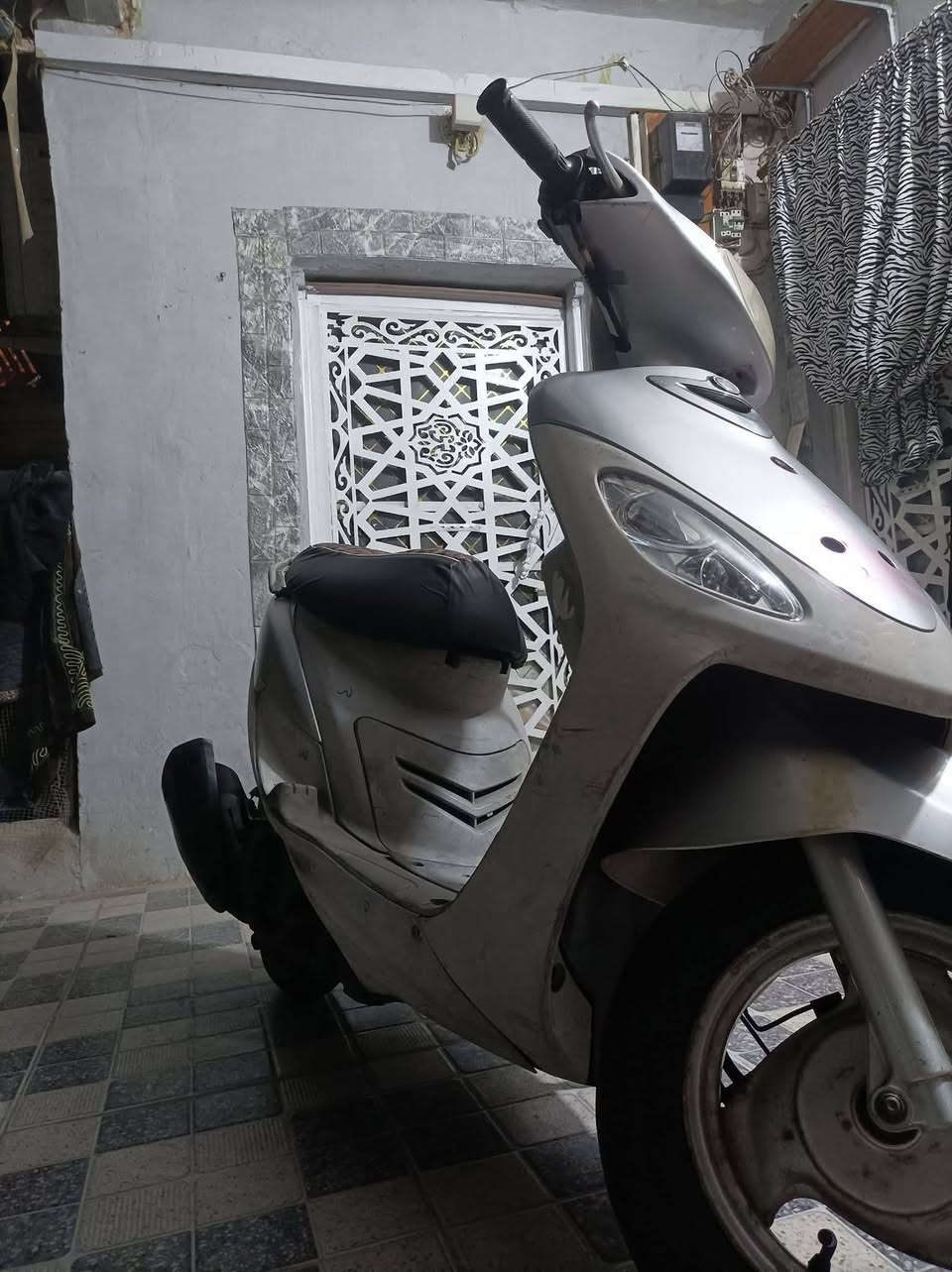 السلام عليكم ماكس منغولي للبيع ماصاله شهرين ونص من نازله رمبه نضيفه شلعه ومعدل دراجه خرسه  كلشي شغال بيه هندر سلف كهربائيات كله شغاله مناقصه شي كلش نضيفه شوفت عينك السعر 870 وبيه مجال حك الجيه مو شراي لا تتصل   الرقم *********** متواجد. بس على الخط مكانه بابل.......
