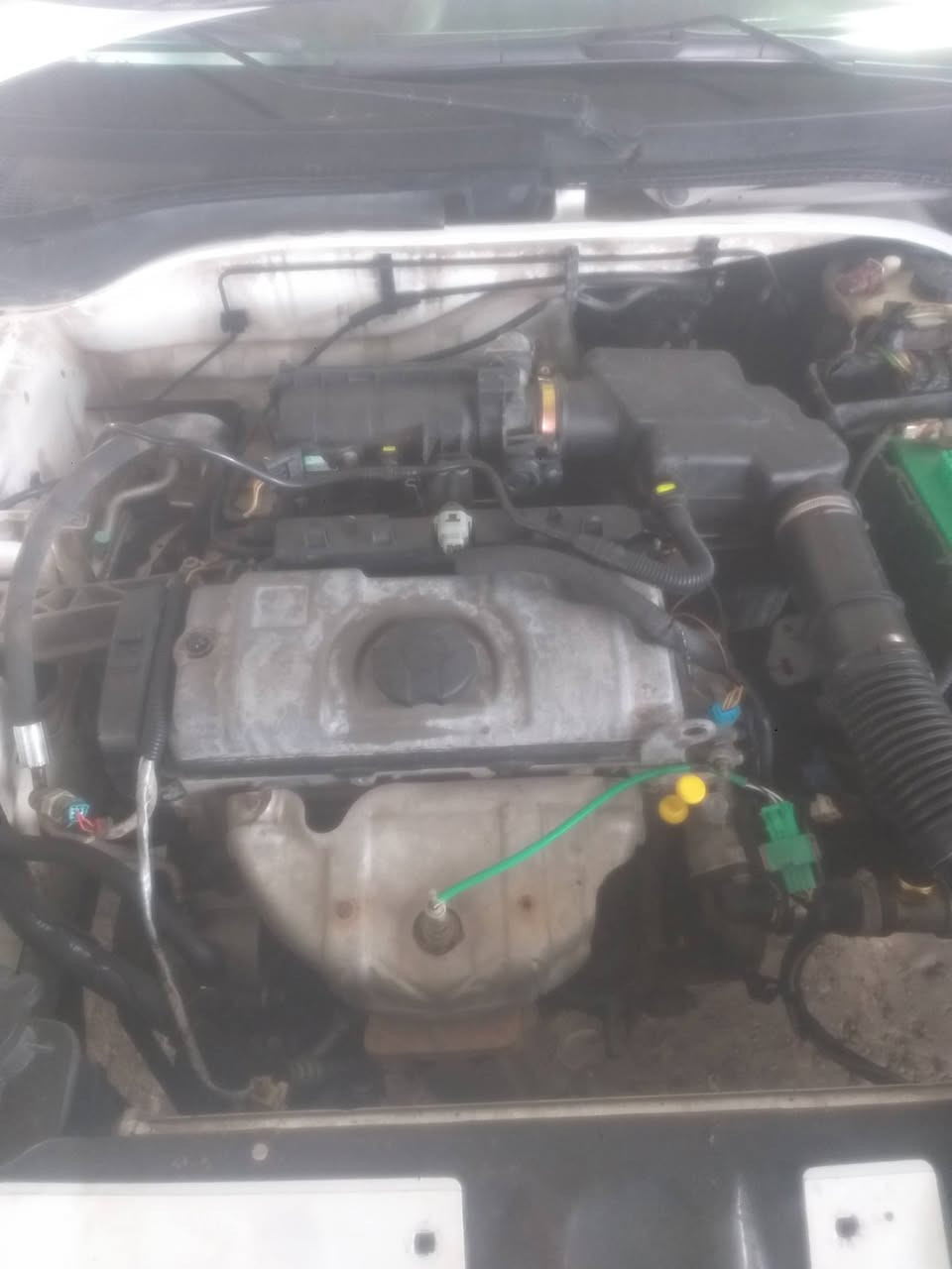 السلام عليكم بيجو فرنسي ٣٠٦ موديل ٢٠٠١ رقم بغداد مشروع وطني محرك كير مكفول مكفوله من الضربه بيهه قطعتين صبغ والباقي كفاله عامه ختم تاير صدر أمامي نضيف الخلفي نص عمر تبريد بس غاز السعر ٤٨ وبيها مجال ***********
