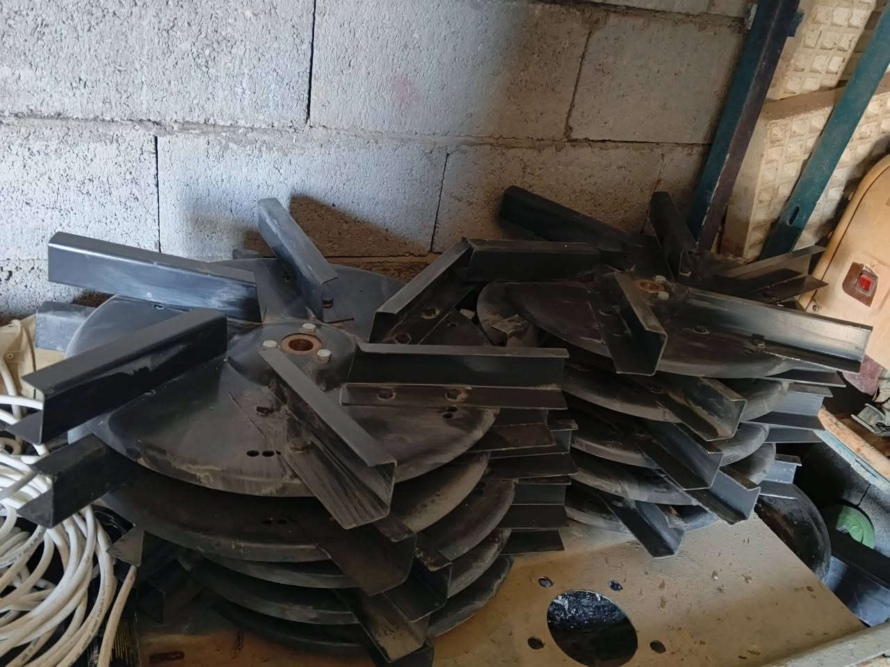 تم وصول كافه انواع الادوات الحتياطيه كير بوكس ناثره✓ مروحه✓نوزل ✓موطور مرشه ✓كارد✓وبحجام مختلفه✓تايرات فدان كبير صقير البلير درجه اولا العزيزيه معرض الشمري ***********)(***********
