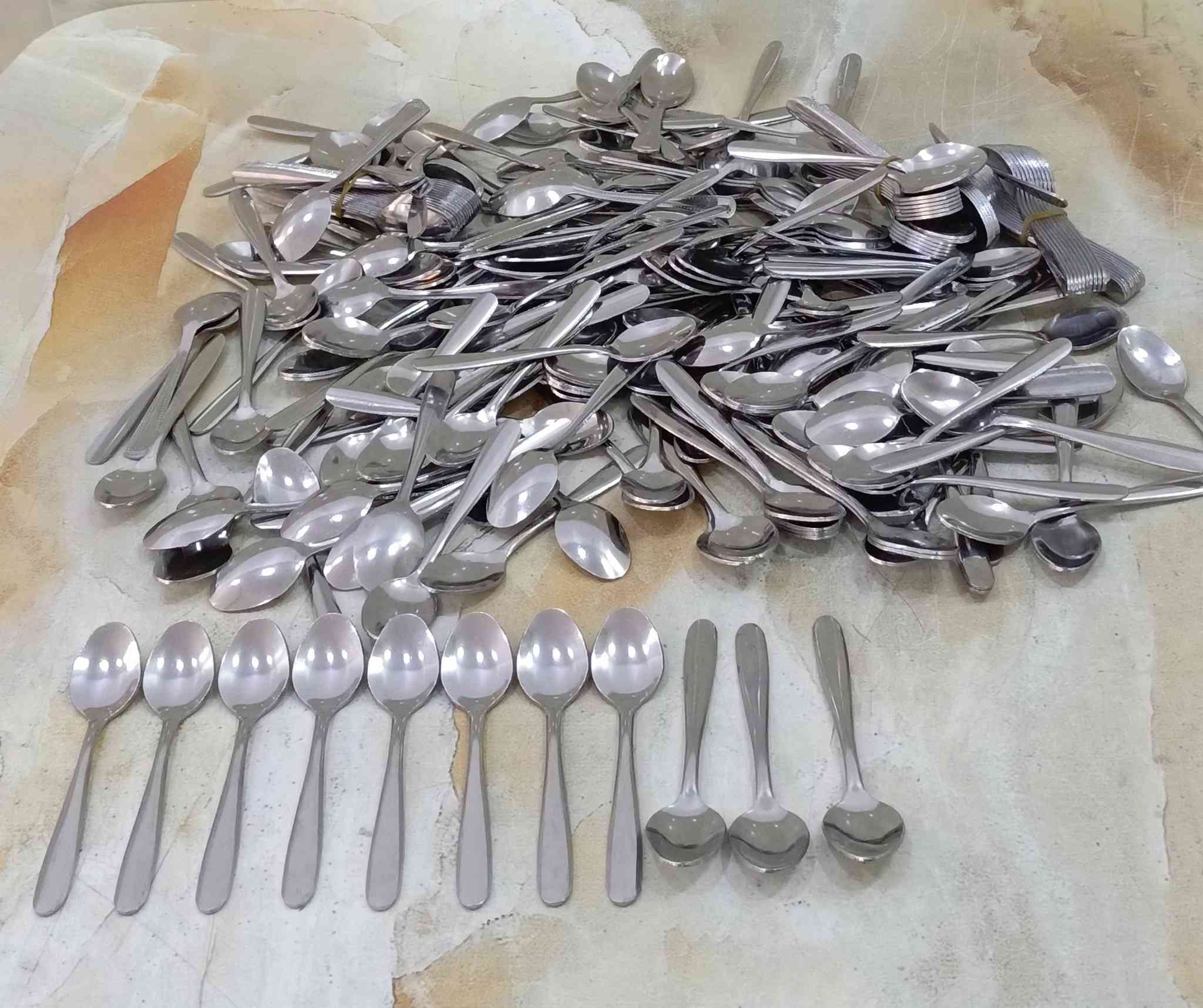 السلام عليكم 
على بركة الله وصول  بضاعه جديدة 
وصول خواشيك اكل البيضوي هذا شكل مقطوع منذ سنه رجع توفر ثقيل جدا  ستانلس  ستيل  فضي مختوم بالظهر لامع مرايه 
خواشيك اكل بيضوي  وجاي

باقي الصور على قناة التليكرام 👇👇👇
https://t.me/+ro5NT0GIM3VhZDRi

رابط حساب البث تيك توك 👇👇
https://www.tiktok.com/@s_2uss?_t=ZS-8zblDG8PTs7&_r=1

@إشارة 
#متوفر توصيل كافه المحافظات 
#العنوان ديوانيه قضاء البدير حي الانتفاضه مقابل مولده محمد ابو مرام.


**إذا كنت صاحب هذا الإعلان وتريد حذفه لأي سبب، رجاءا أرسل رسالة إلى الدعم الفني**