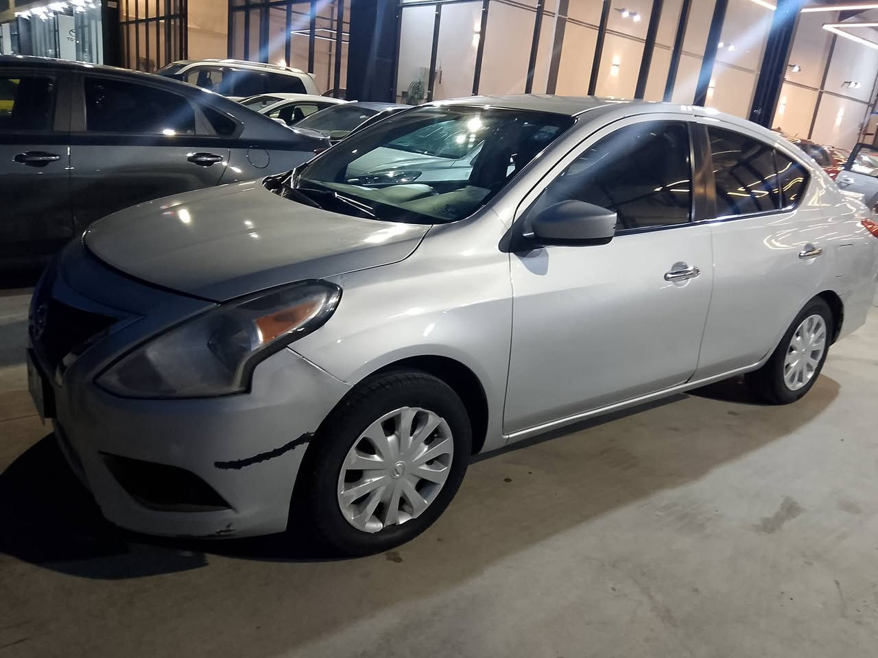 السلام عليكم فيرسا للبيع موديل 19 ضرر بوند جاملغ امامي للاستفسار ***********
