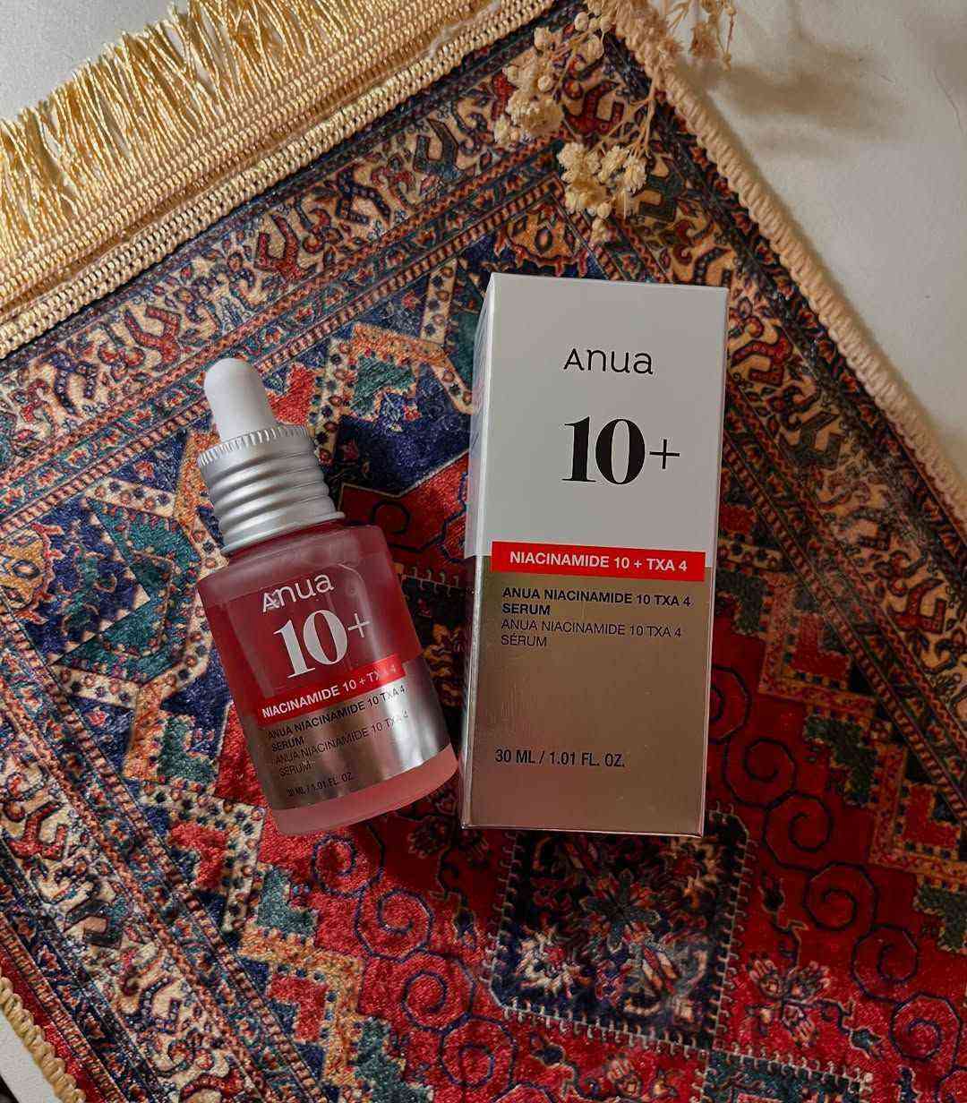 ‏Anua Niacinamide 10% + TXA 4% Dark Spot CORRECTING Serum🇰🇷 💯

🟥 سيروم تصحيح البقع الداكنة
قولي وداعًا للبقع الداكنة العنيدة، وفرط التصبغ ، والبقع الشمسية، ولون البشرة الغير متساوي، وتغير لون البشرة
والبشرة الباهتة مرة واحدة وإلى الأبد مع أحدث سيروم من Anua البراند الكوري يحتوي على 10% من النياسيناميد و4 % من حمض الترانيكساميك

🟥سيروم النياسيناميد 10% من انوا 
اقوى انواع السيرومات الكورية الذي يعمل على معالجة التصبغات والبقع والمسامات والحبوب والتفتيح والترطيب للبشره..

🟥حاربي فرط التصبغ باستخدام هذا السيروم المصنوع من النياسيناميد بنسبة 10% وحمض الترانيكساميك بنسبة 4%، مما يستهدف تقليل البقع الداكنة وندبات حب الشباب.

🟥معزز بالألفا أربوتين لتفتيح البشرة وتوحيد لونها، كما أنه يتميز بحمض الهيالورونيك والزيوت النباتية لتوفير الرطوبة وفوائد تلطيف للبشرة.

🟥 سيروم مائي محمل بـ 2% أربوتين للمساعدة في تصحيح لون البشرة الغير متساوي عن طريق الحد من إنتاج الميلانين .
➕ملمس خفيف بدون لزوجة.

✔️طريقة الاستخدام:💯
1. ضعي بضع قطرات على المناطق المتضررة وقومي بزيادة فترة الاستخدام تدريجيًا وفقًا لذلك.
2. استخدميه في الصباح او الليل قبل المرطب.
3. يمكن استخدامه يوميًا ولكن توقفي في حالة حدوث اي تهيج على البشرة .
4. عند استخدامه في الصباح، تأكدي من وضع كريم حماية من الشمس بدرجة SPF30 أو أعلى.
#الاصلي المنشأ كوري🇰🇷💯
السعر ١٦ الاف
🚘يوجد خدمة توصيل لجميع محافظات العراق ٤ الاف المحمودية, بابل


**إذا كنت صاحب هذا الإعلان وتريد حذفه لأي سبب، رجاءا أرسل رسالة إلى الدعم الفني**