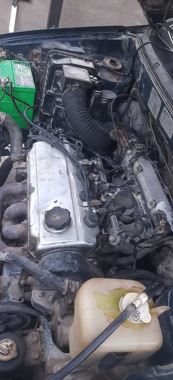 سلام عليكم مسيوبيشي ١٩٩٣  بسمي سياره جاهزه من كلشي عدا تبريد ولايسي هواء عاطل سعر٣٥ ورقة مكان سيارة بغداد محموية ناحية رشيد ***********  ابو محمد
