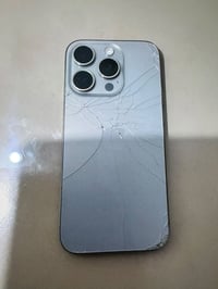 ايفون 15 برو • ٢٥٦ • ظهر مكسور